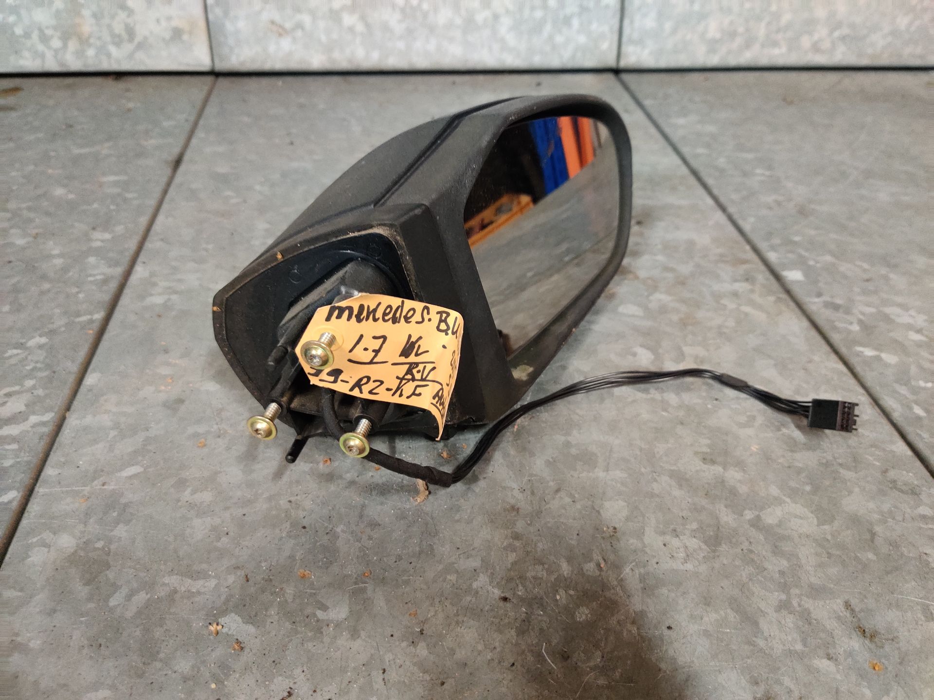 Mercedes B Klasse rechter spiegel, elektrisch verstelbaar van een model uit 2005.