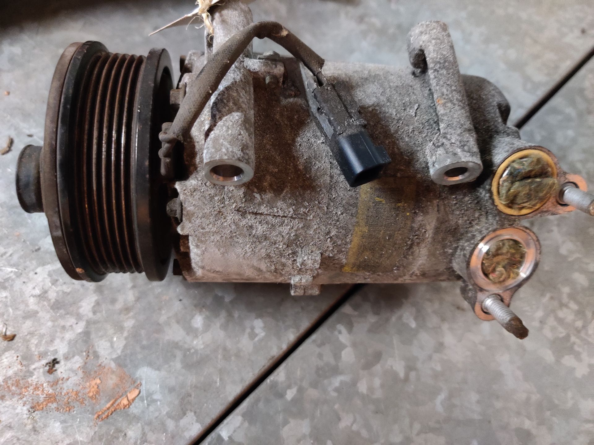 Ford Kuga een aircopomp / airco compressor, gebruikt.