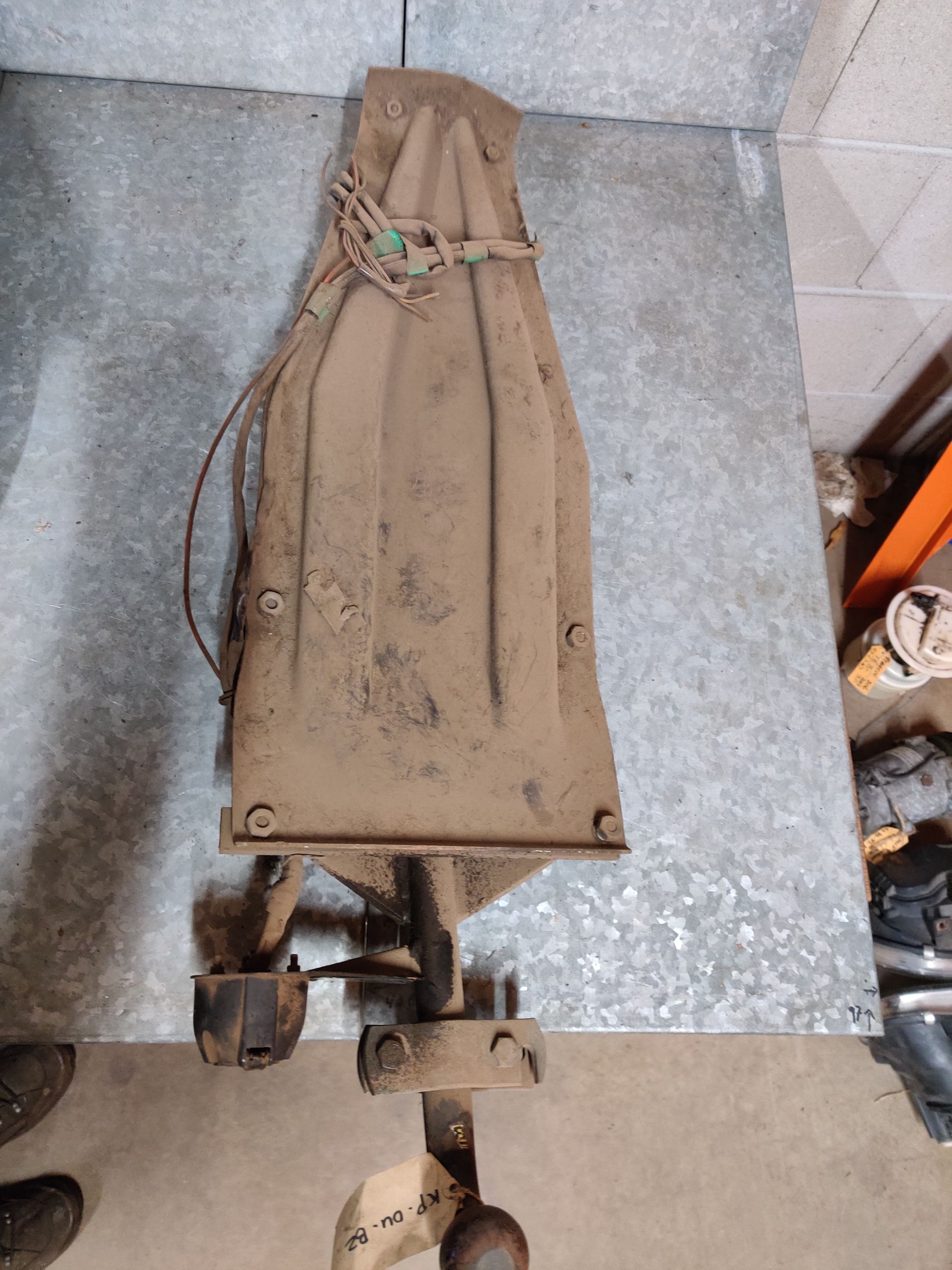 Opel Manta B een trekhaak, merk Bosal, met typeplaatje, gebruikt.
Manta i200, Manta 400.