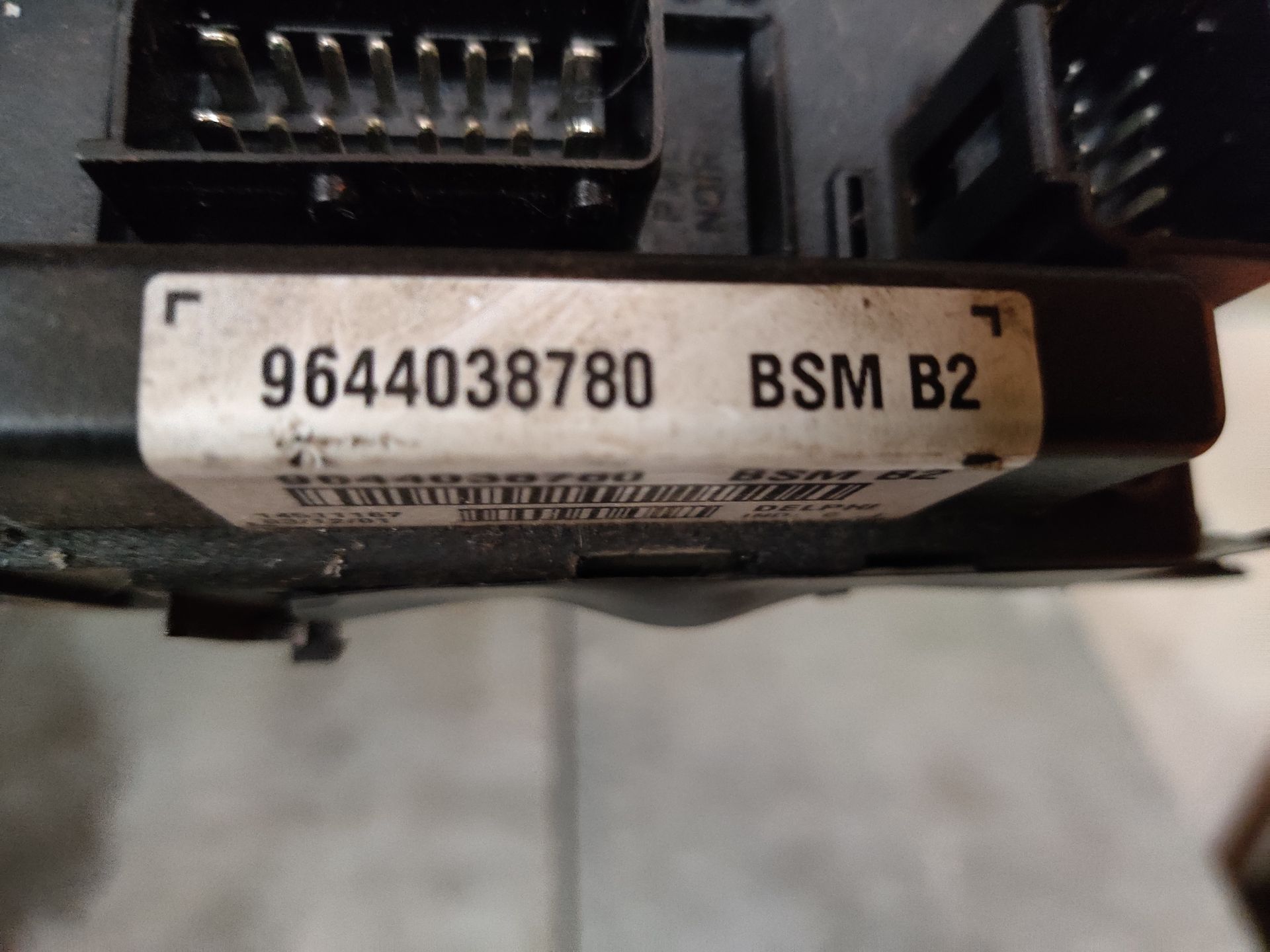 Peugeot 307 zekeringkast van een 1.6 16V uit 2002, gebruikt.