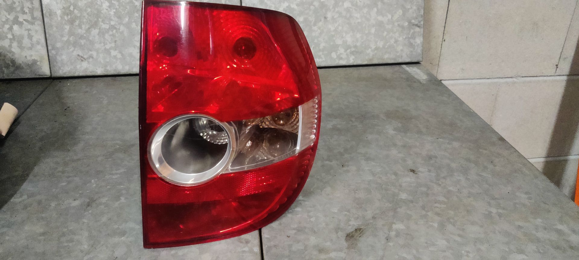 VW Fox rechter achterlicht uit 2006.