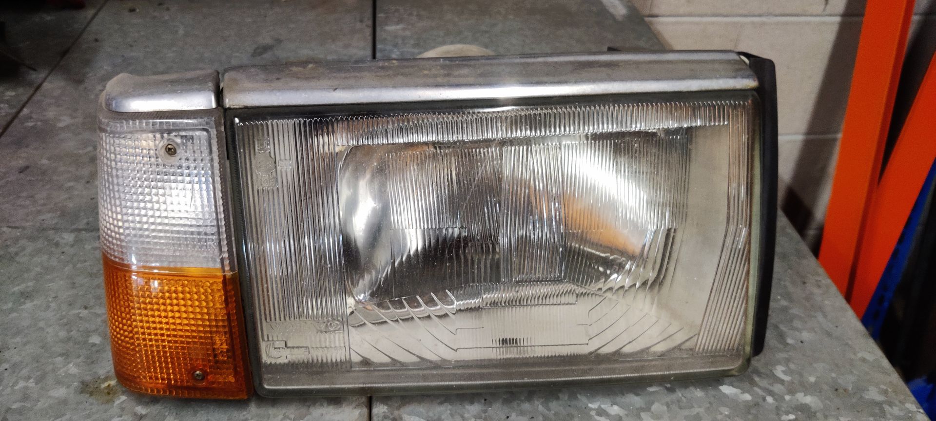 Volvo 940 rechter koplamp, gebruikt.
