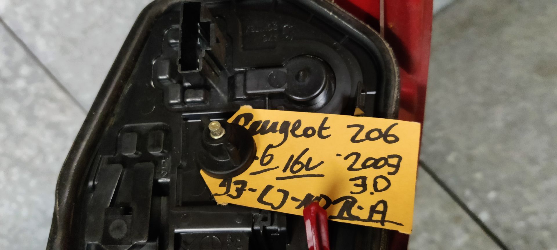 Peugeot 206 rechter achterlicht van een 2007 model.