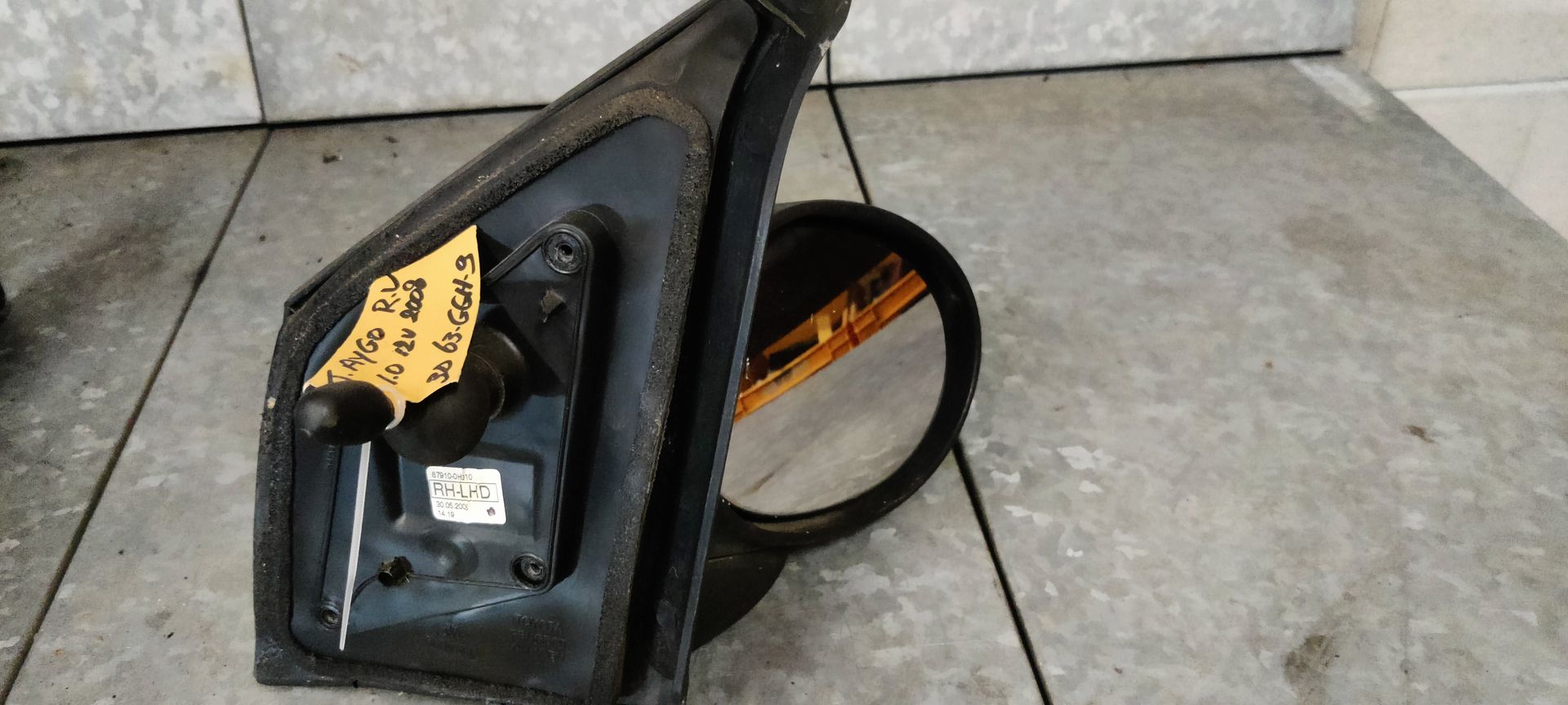 Toyota Aygo rechter spiegel handbediend uit 2008, gebruikt.