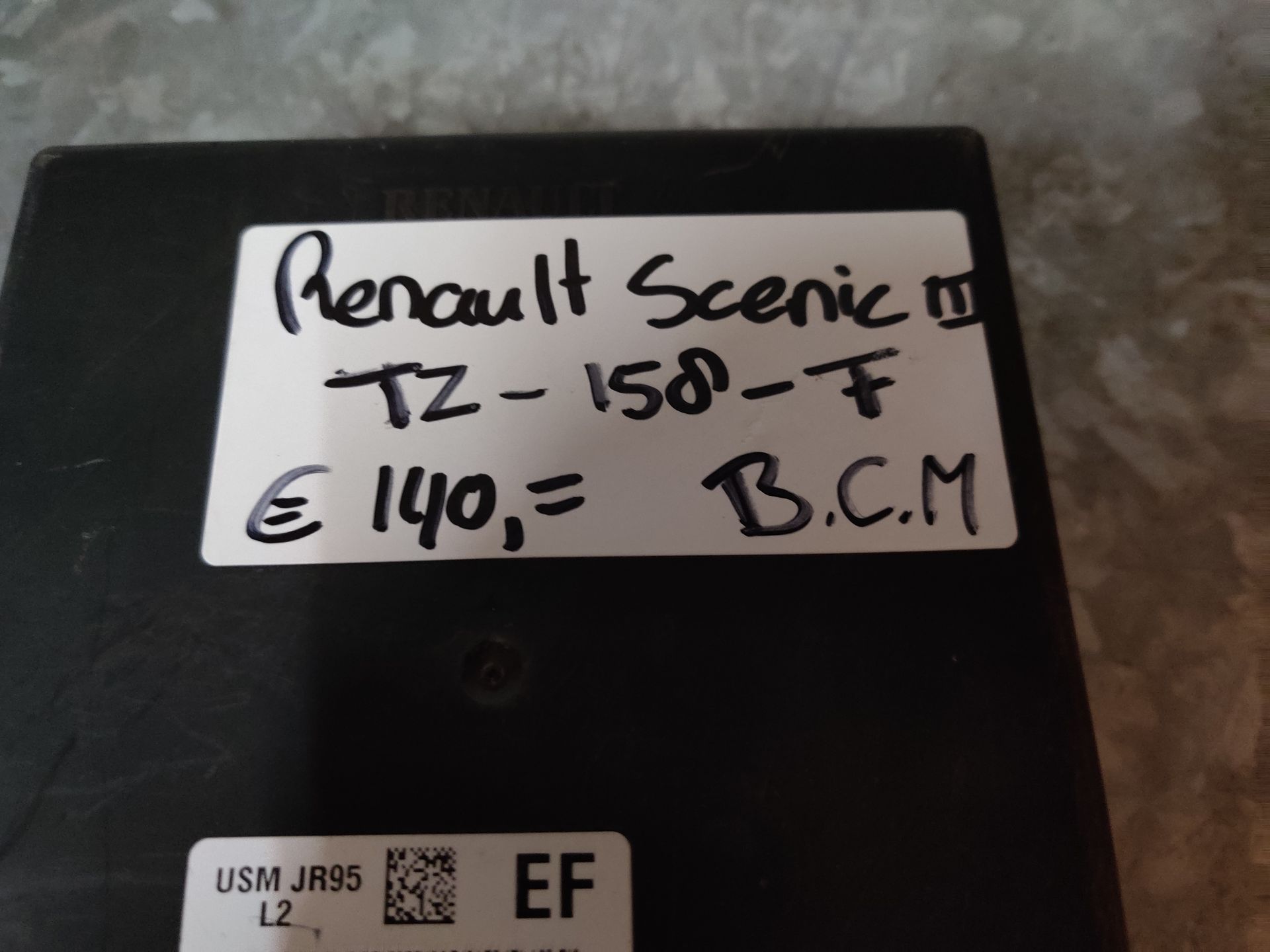 Renault Scenic 3 een zekeringkast van een 1.6 modeljaren 2009-2011.