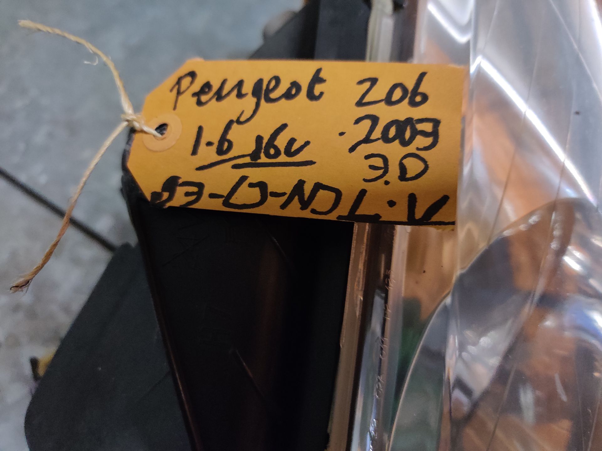 Peugeot 206 linker koplamp uit 2003