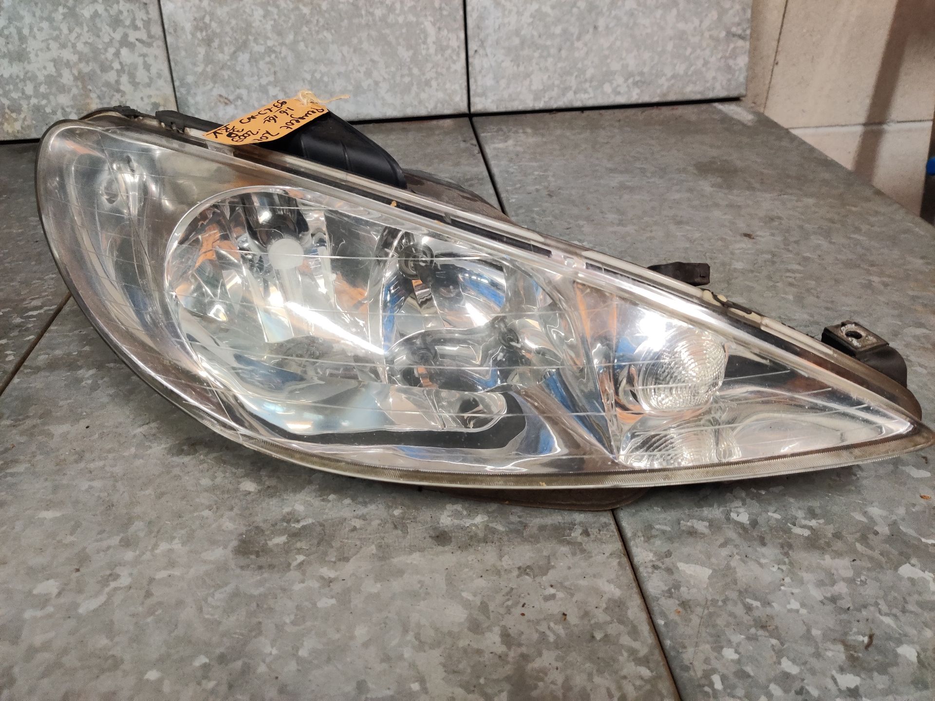 Peugeot 206 rechter koplamp uit 2003