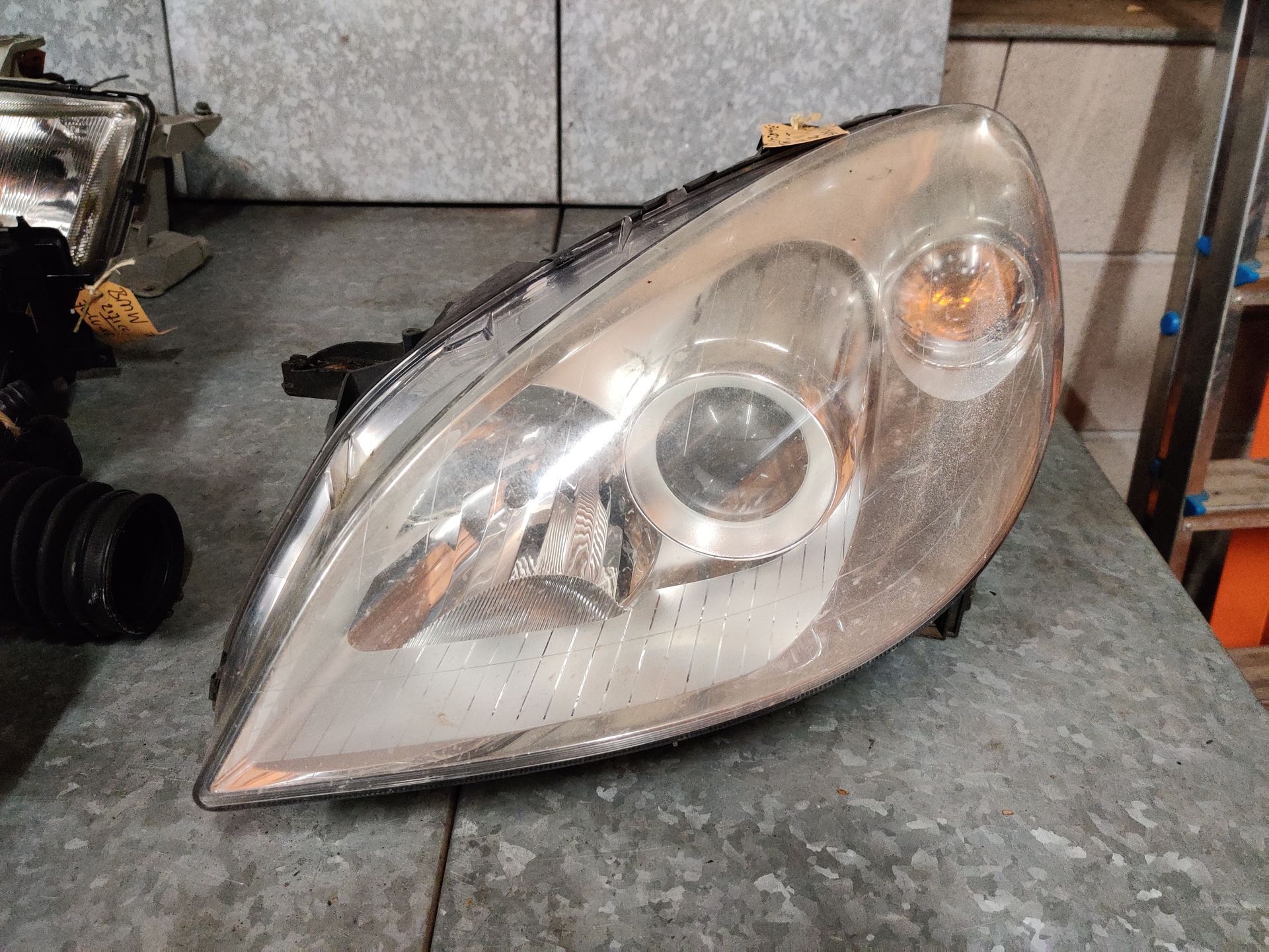 Mercedes B Klasse (W245) linker koplamp modeljaren 2005 tot en met 2011.