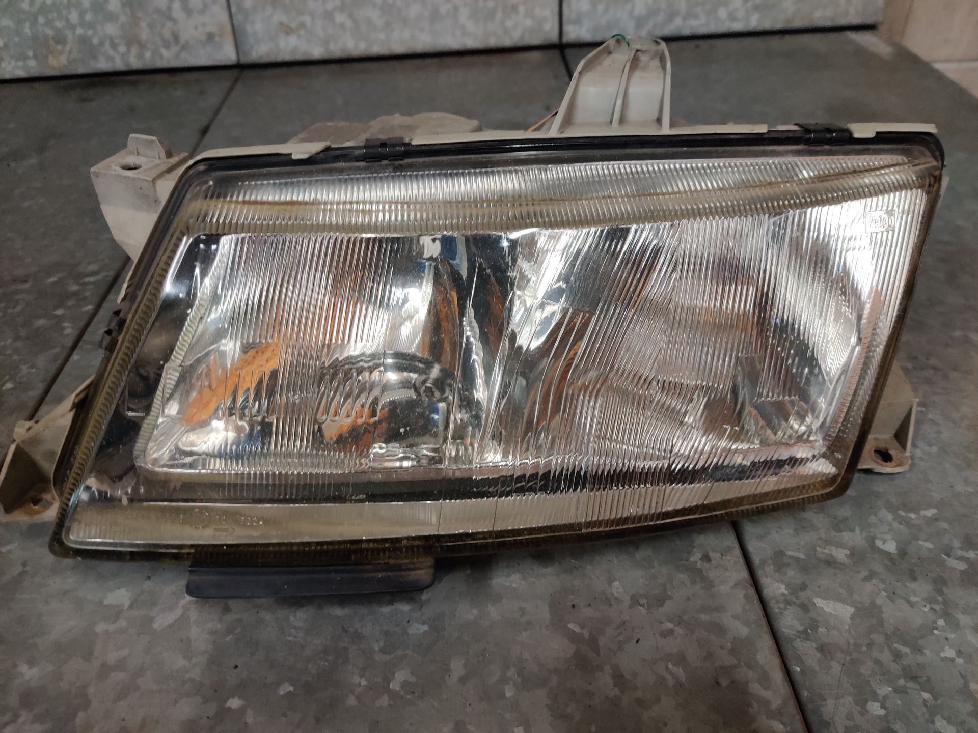 Saab 9-5 linker koplamp geproduceerd van 1997 tot en met 2010.