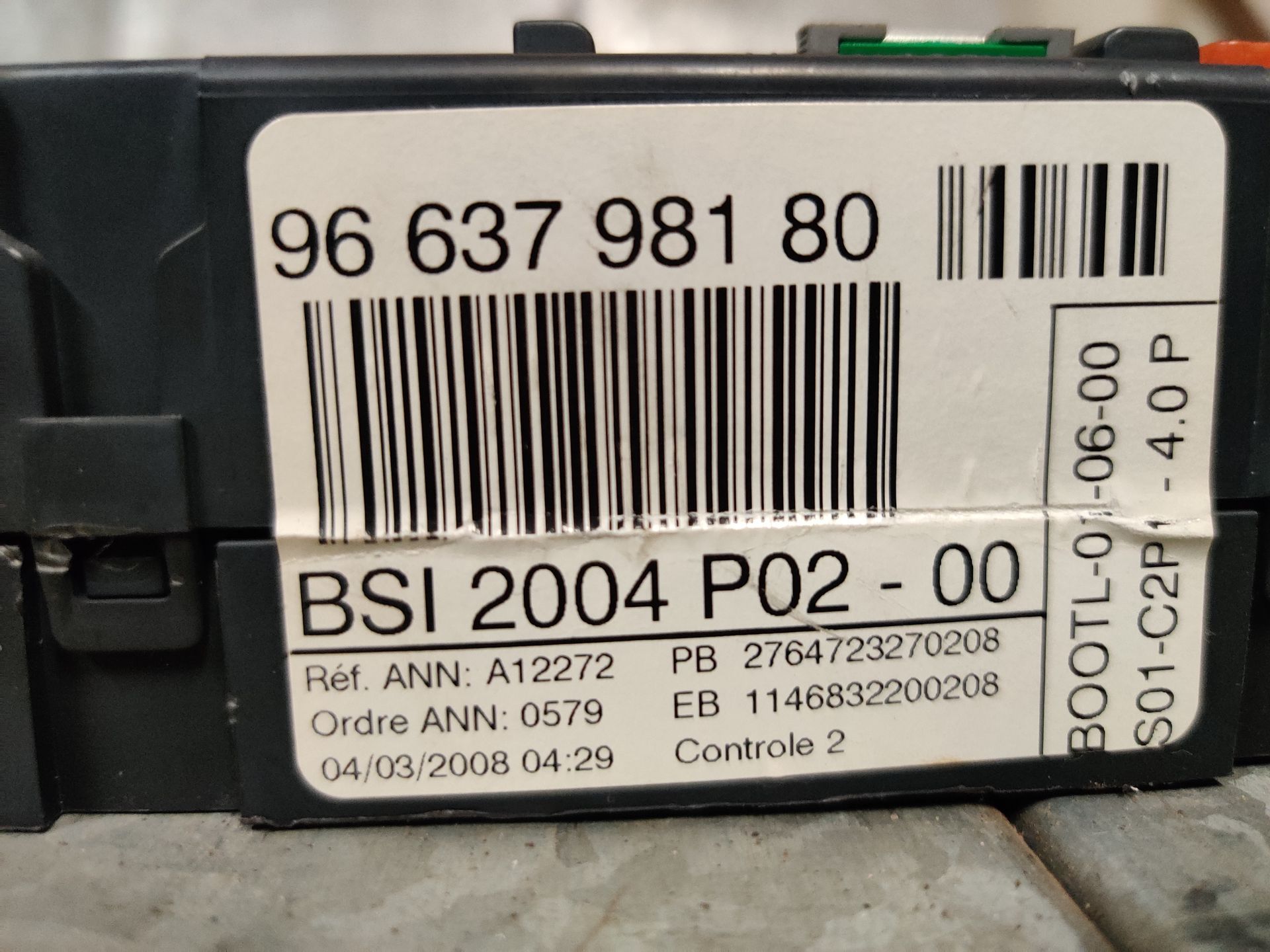 Peugeot 308 zekeringkast uit een 1.4 VTi van 2008 (2007 t/m 2013).