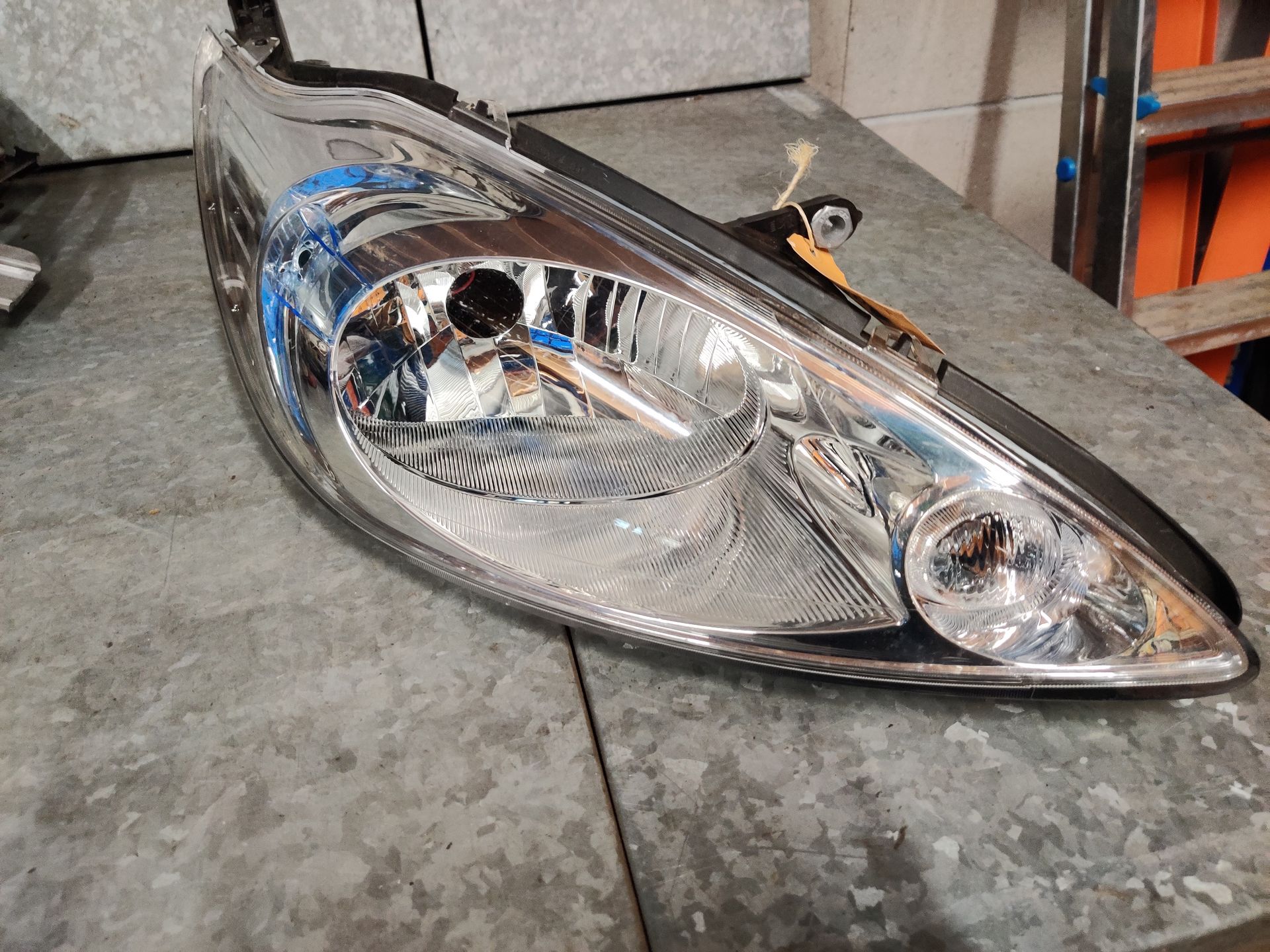 Ford Ka rechter koplamp modeljaren tussen 2008 en 2016.