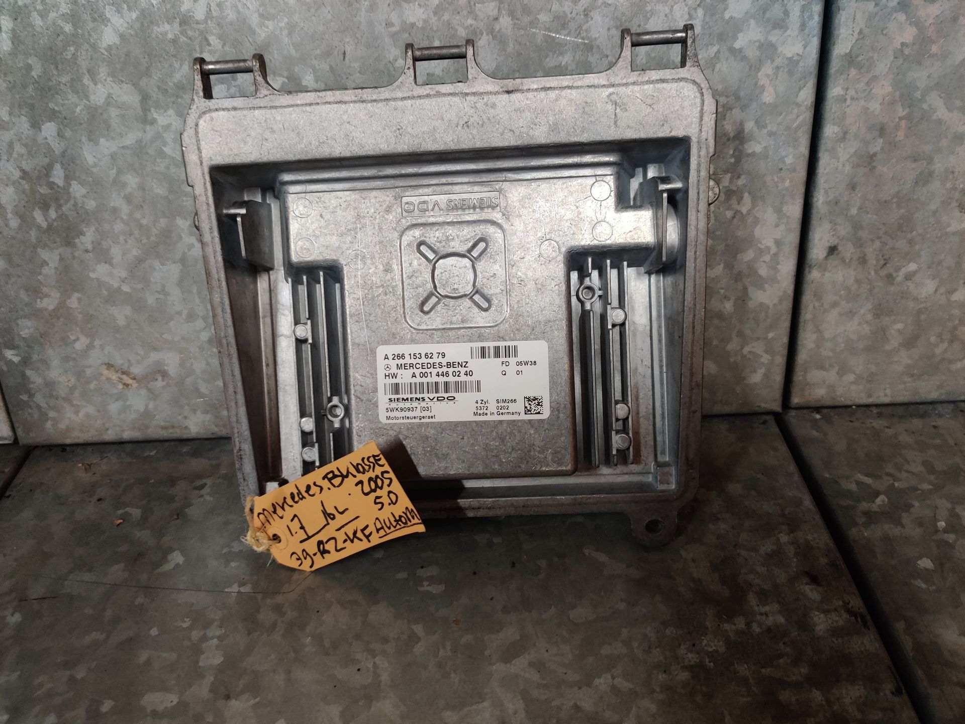 Mercedes B Klasse (W245) motor control unit (ECU) van een 1.7 16V modeljaren 2005 - 2011.