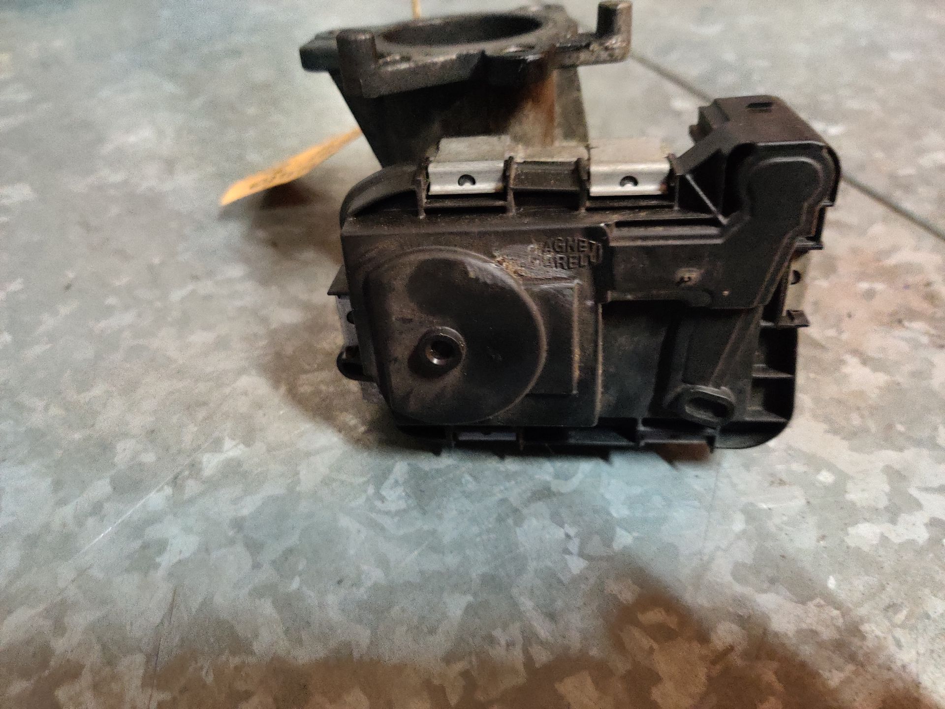 Fiat Punto 1.3 diesel, een gasklephuis modeljaren 2012-2018, gebruikt.
