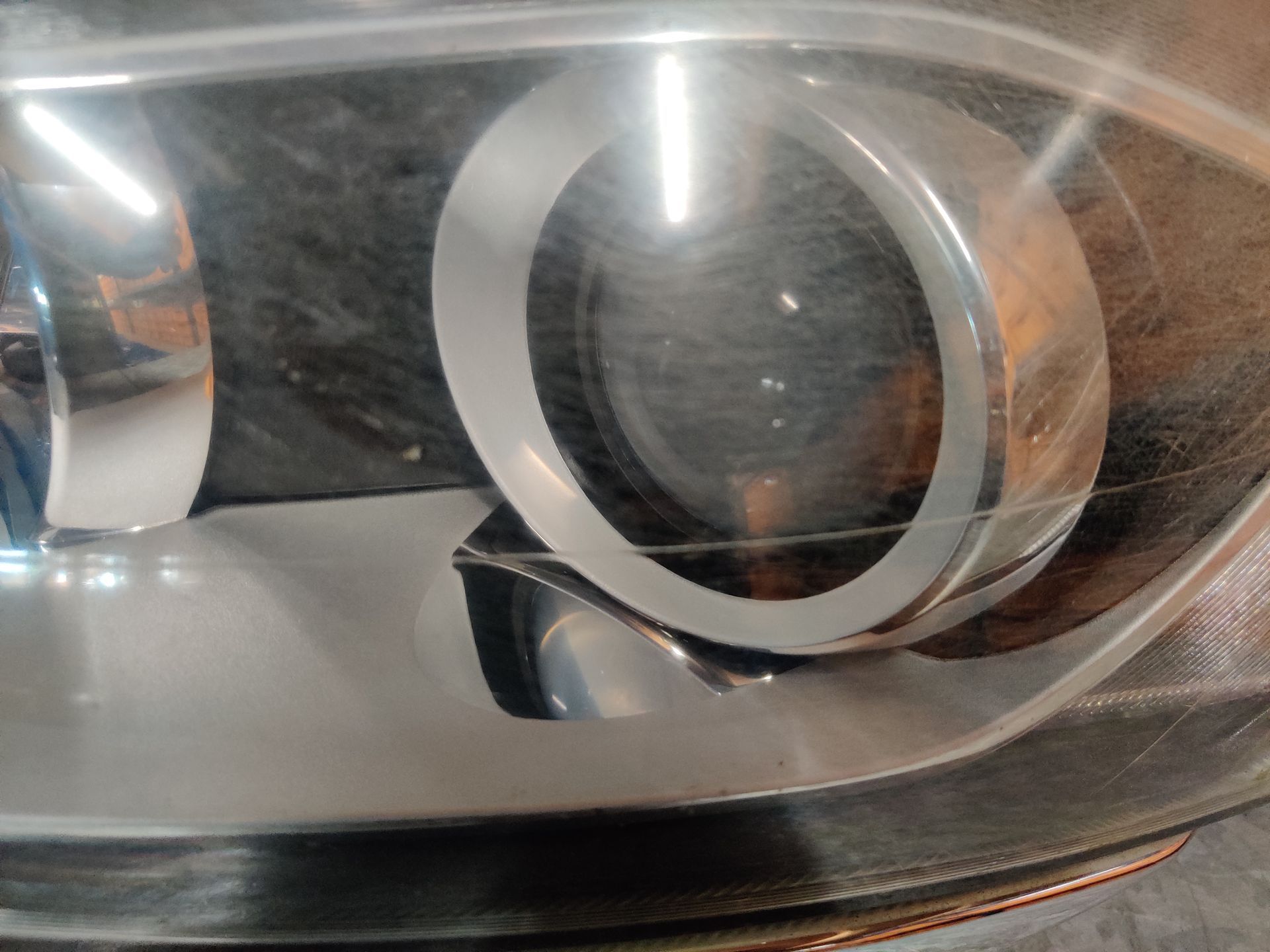 Lancia Delta linker Xenon koplamp modeljaar 2008 - 2014, gebruikt.