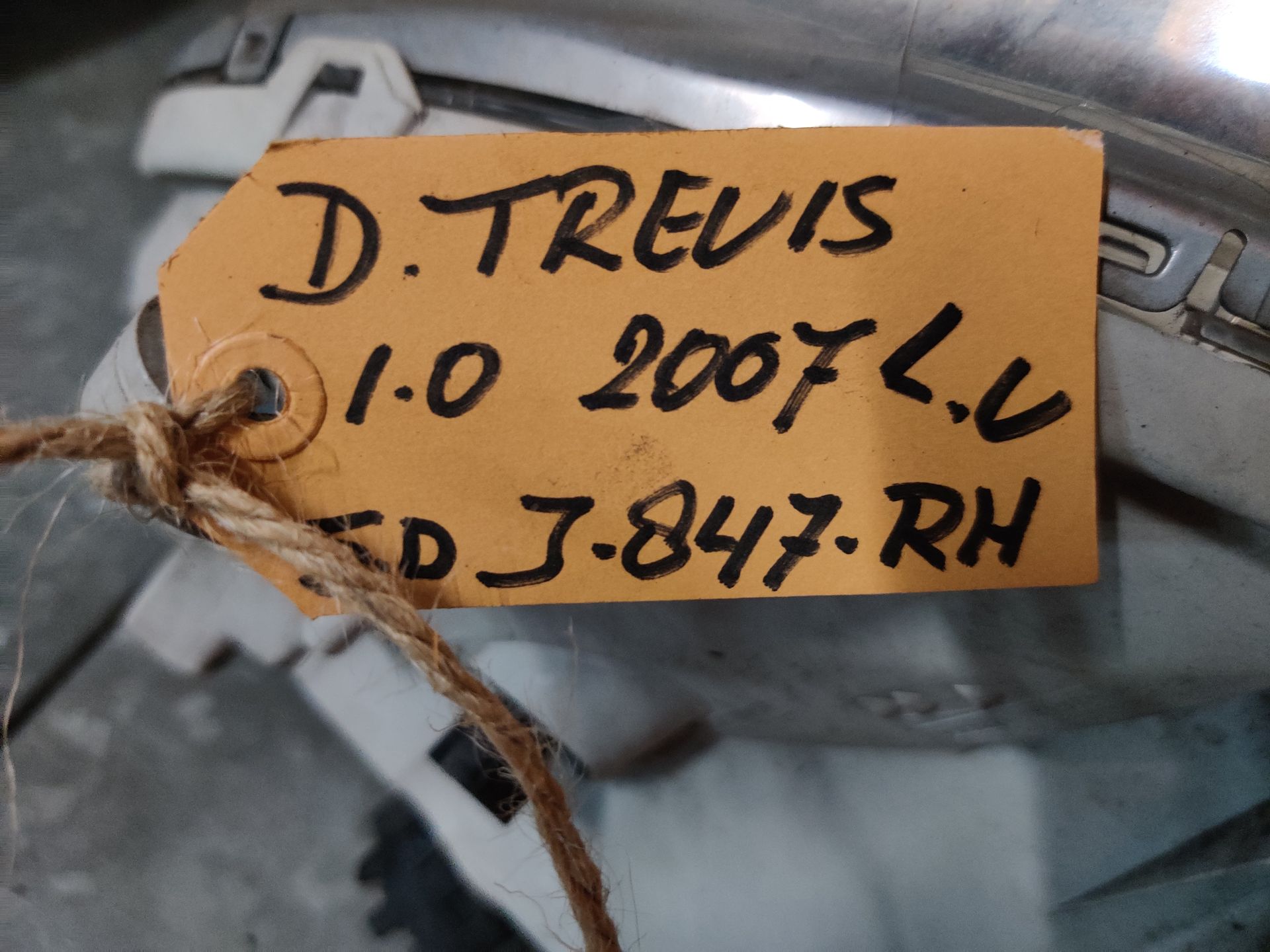 Daihatsu Trevis linker koplamp modeljaar 2004 - 2009, gebruikt.