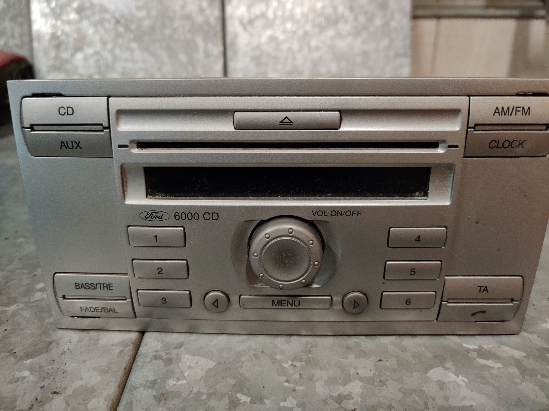 Ford Kuga radio CD speler modeljaren 2008 - 2013.