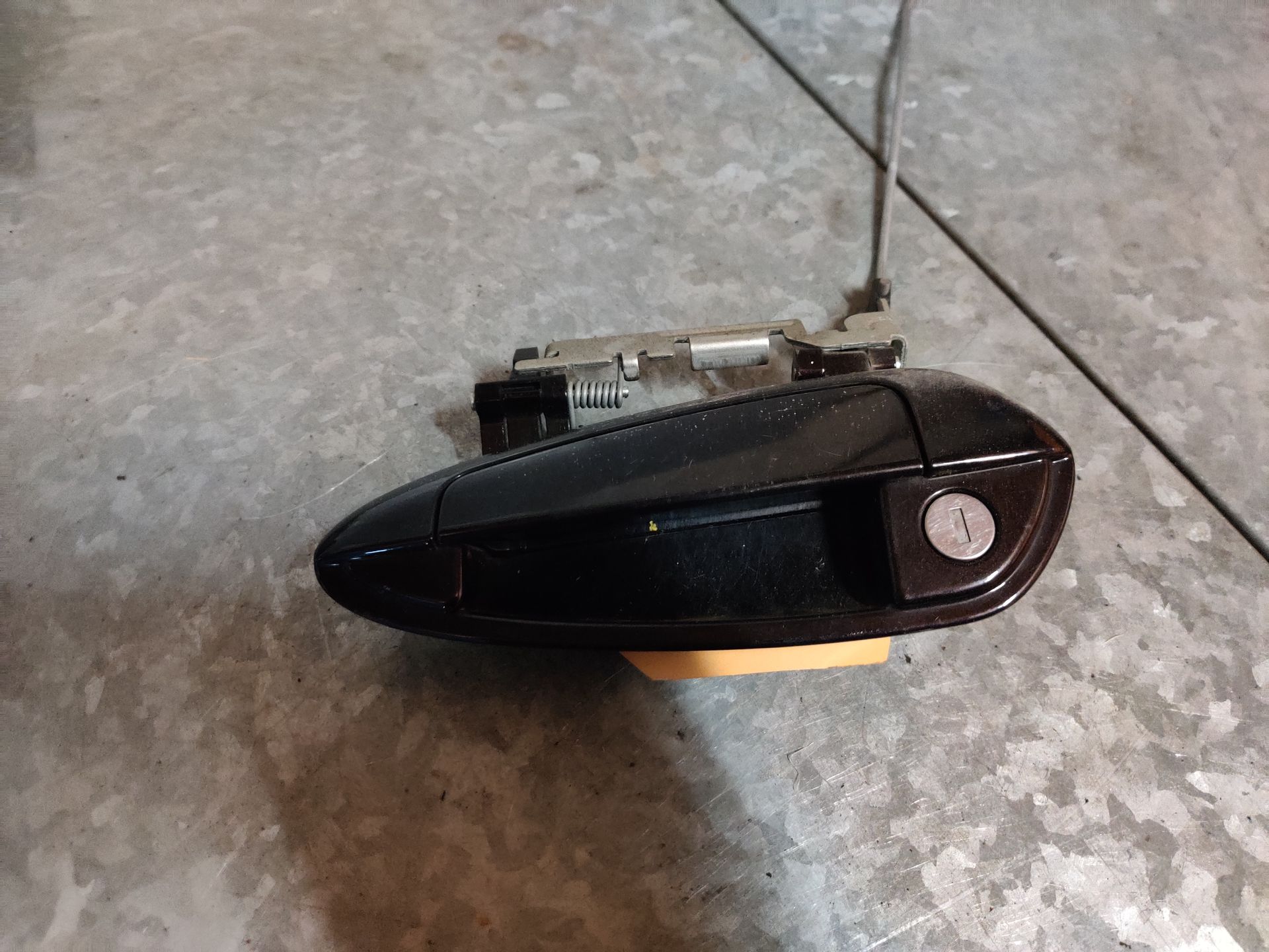 Fiat Punto 1.3 diesel, een deurklink linksvoor modeljaren 2012-2018, gebruikt.