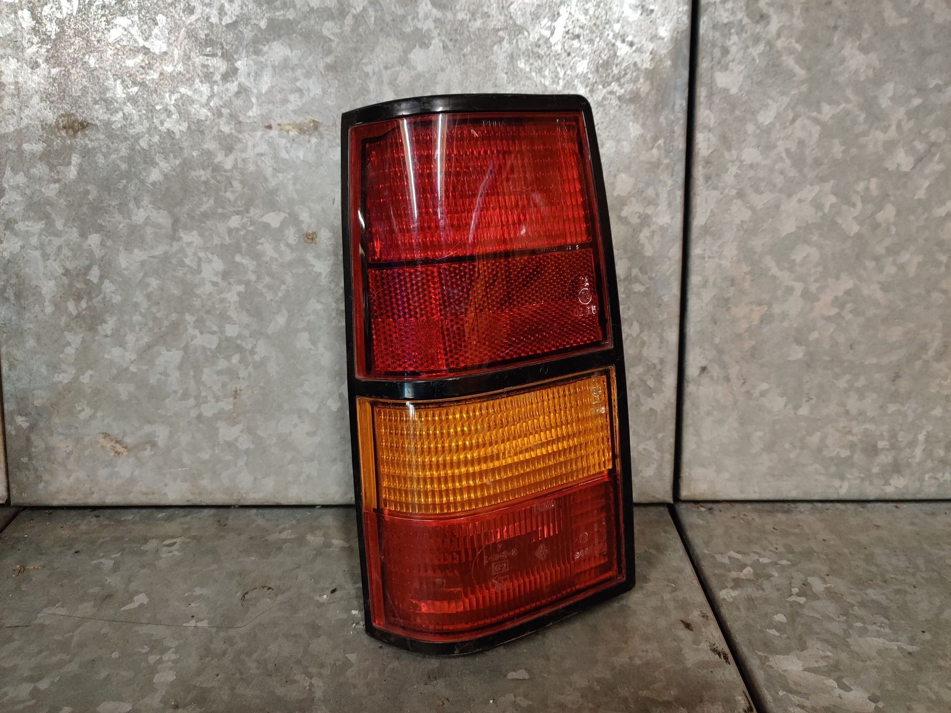 Opel Corsa A linker achterlicht modeljaar september 1982 tot maart 1993.