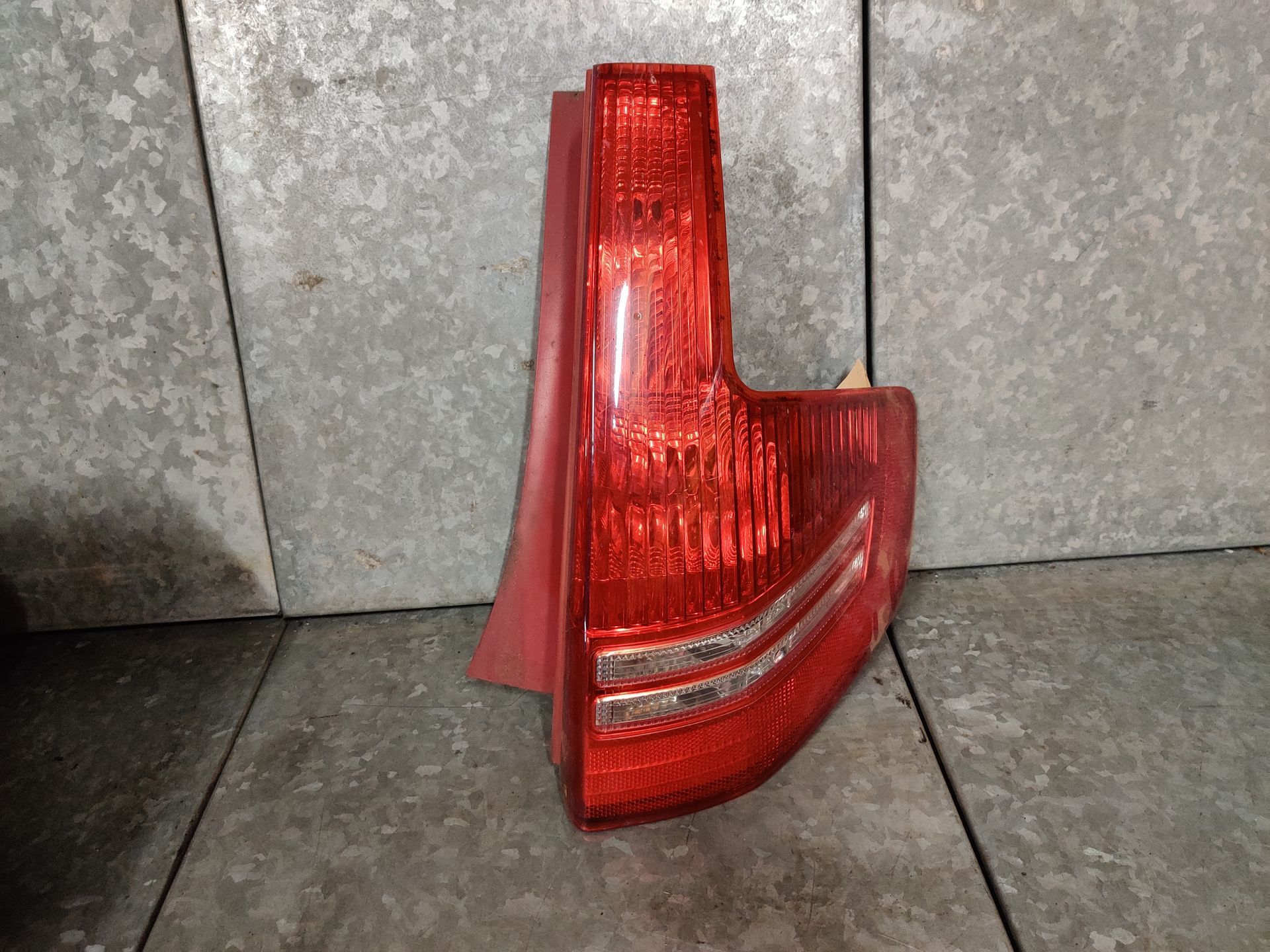 Citroen C4 Hatchback rechter achterlicht van een 1.6 16V uit 2007, gebruikt.