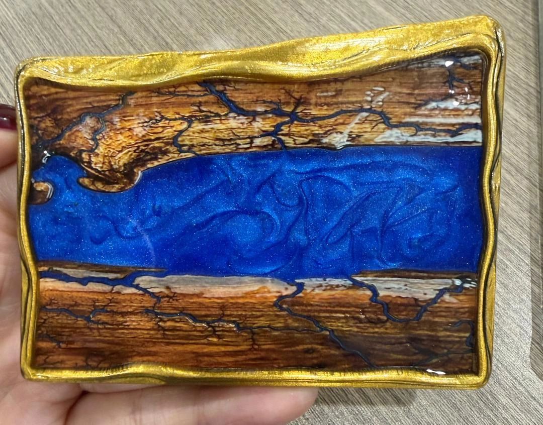 River Table Magnet