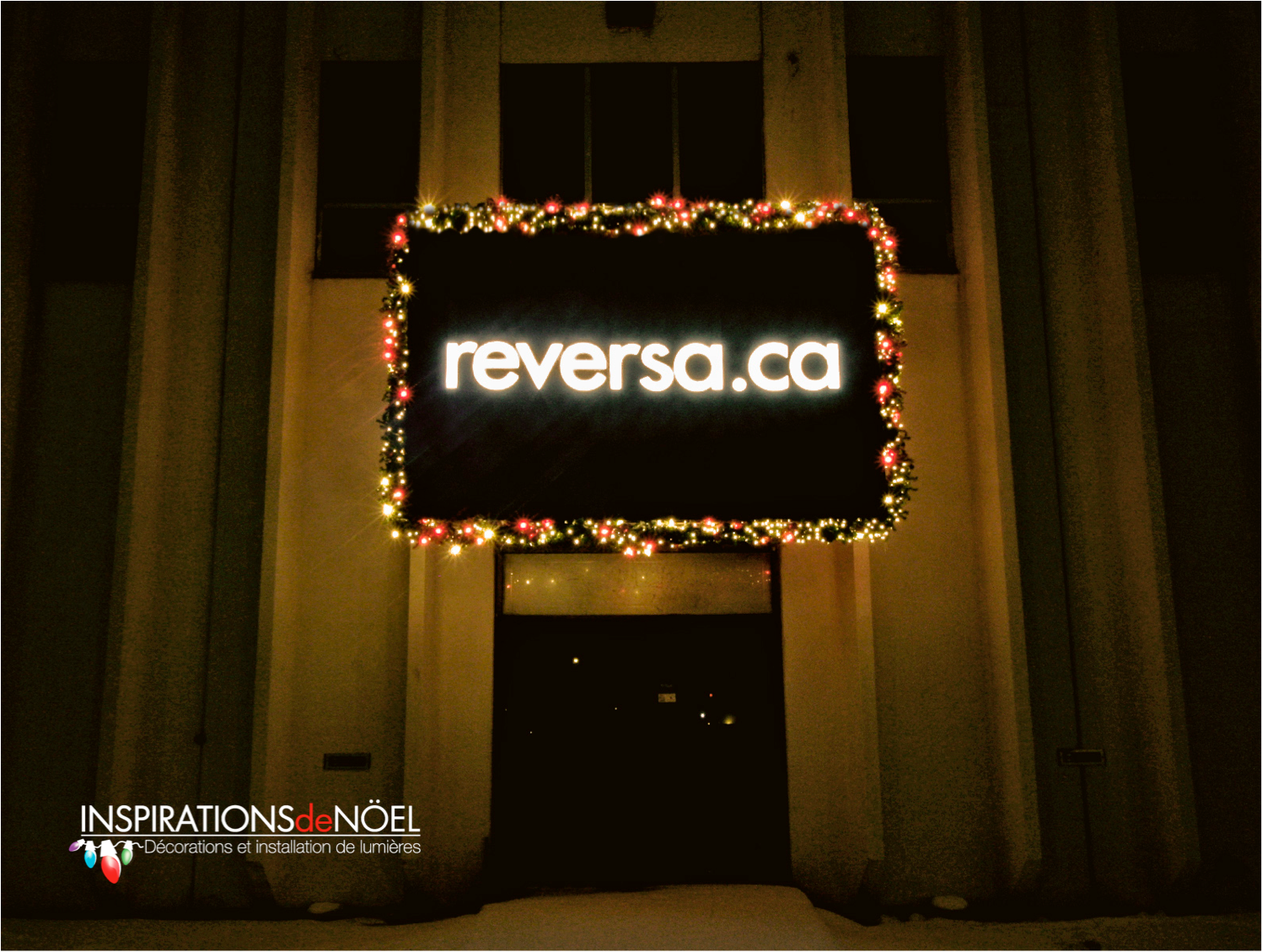 A sign on the side of a building that says reversa.ca