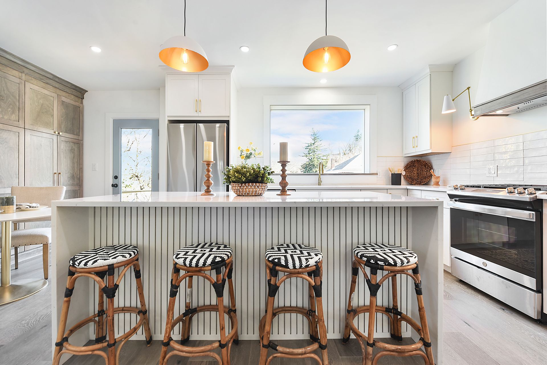 CUSTOM REMODELING