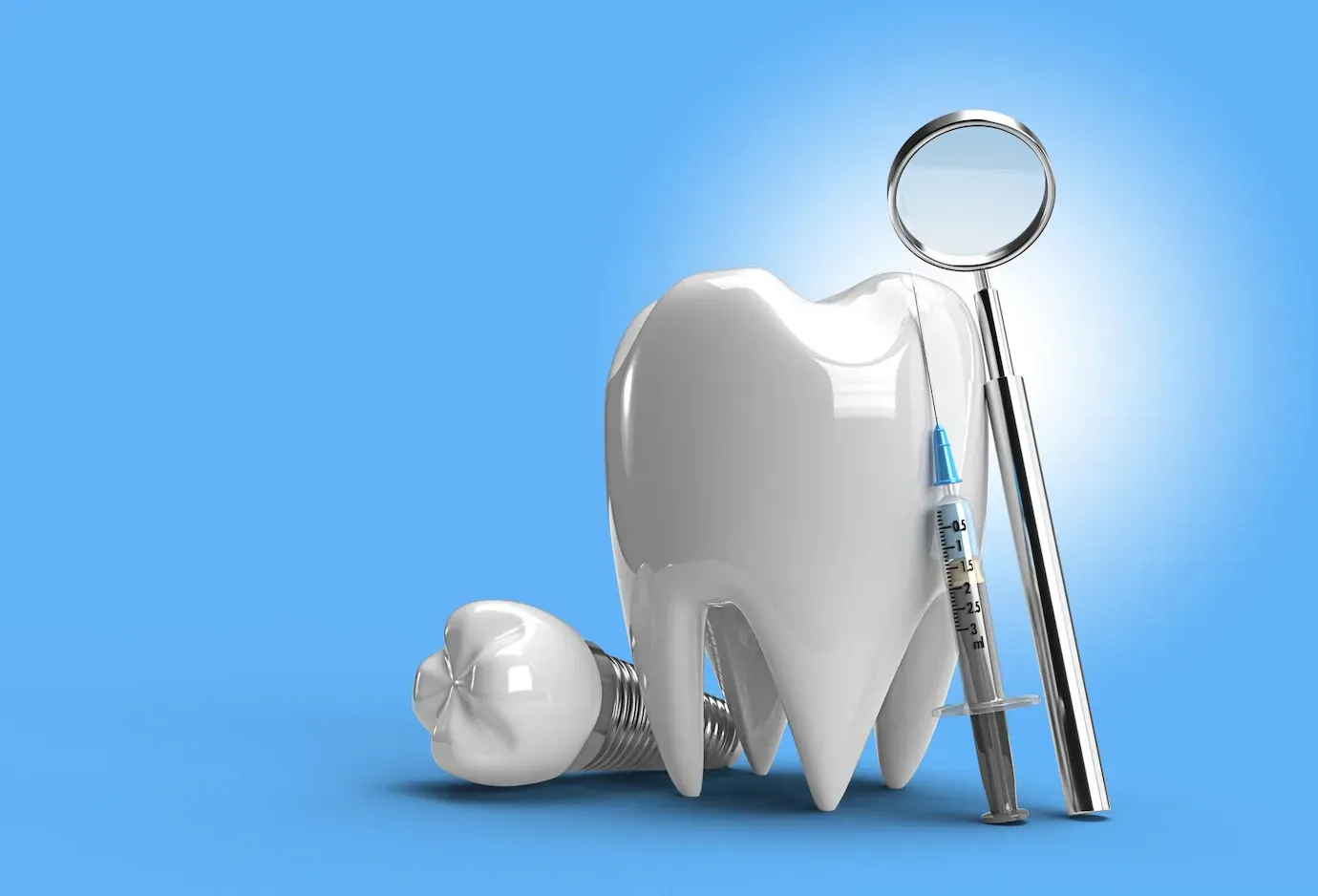 Un diente, un implante dental, un espejo dental y una jeringa sobre un fondo azul.