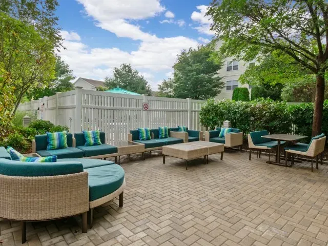 Outdoor lounge area at The Ledges at Johnston.