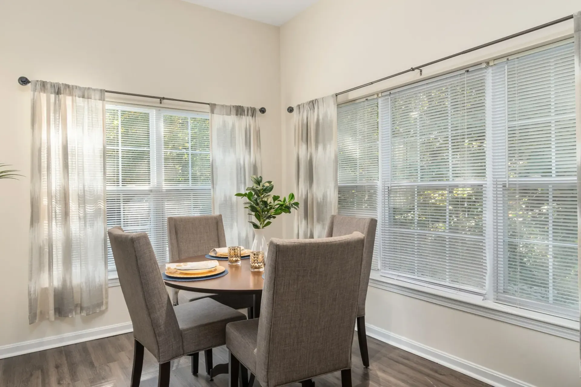 Dining room at The Ledges at Johnston.