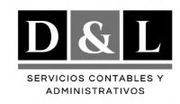 Equipo contable latino en oficina moderna