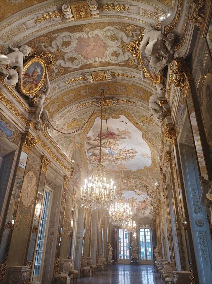 Genova local guide galleria degli specchi