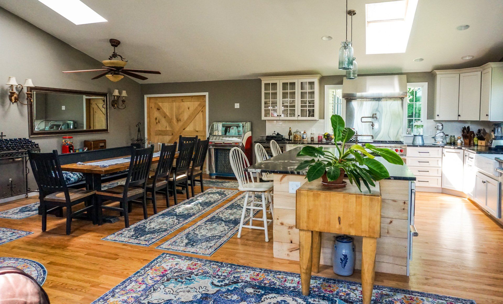 Open kitchen and family room renovation by Joseph Chapdelaine & Sons