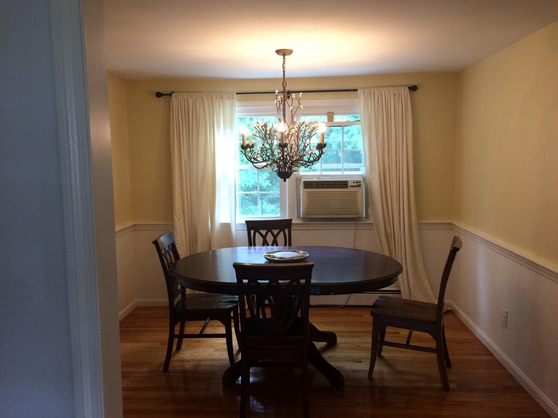 before image of a dining room before the new open kitchen renovation by Joseph Chapdelaine & Sons