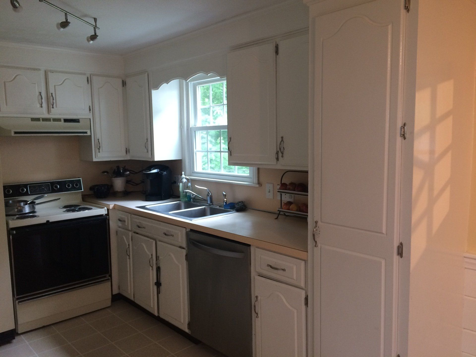 New open concept kitchen design in East Longmeadow, MA by Joseph Chapdelaine & Sons 
