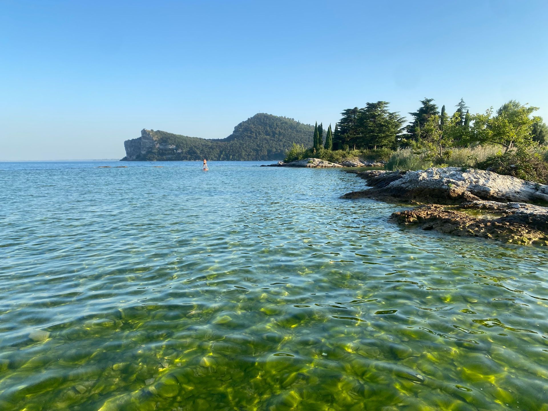 Escursione guidata in SUP nelle acque turchesi e cristalline dell'Isola dei Conigli
