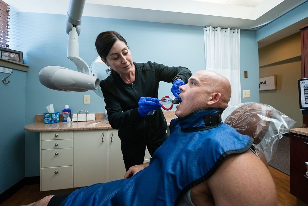 Dentist restoring a chipped tooth at Robert A. Lantzy DMD, Chipped or Broken Tooth treatment in Newtown, PA