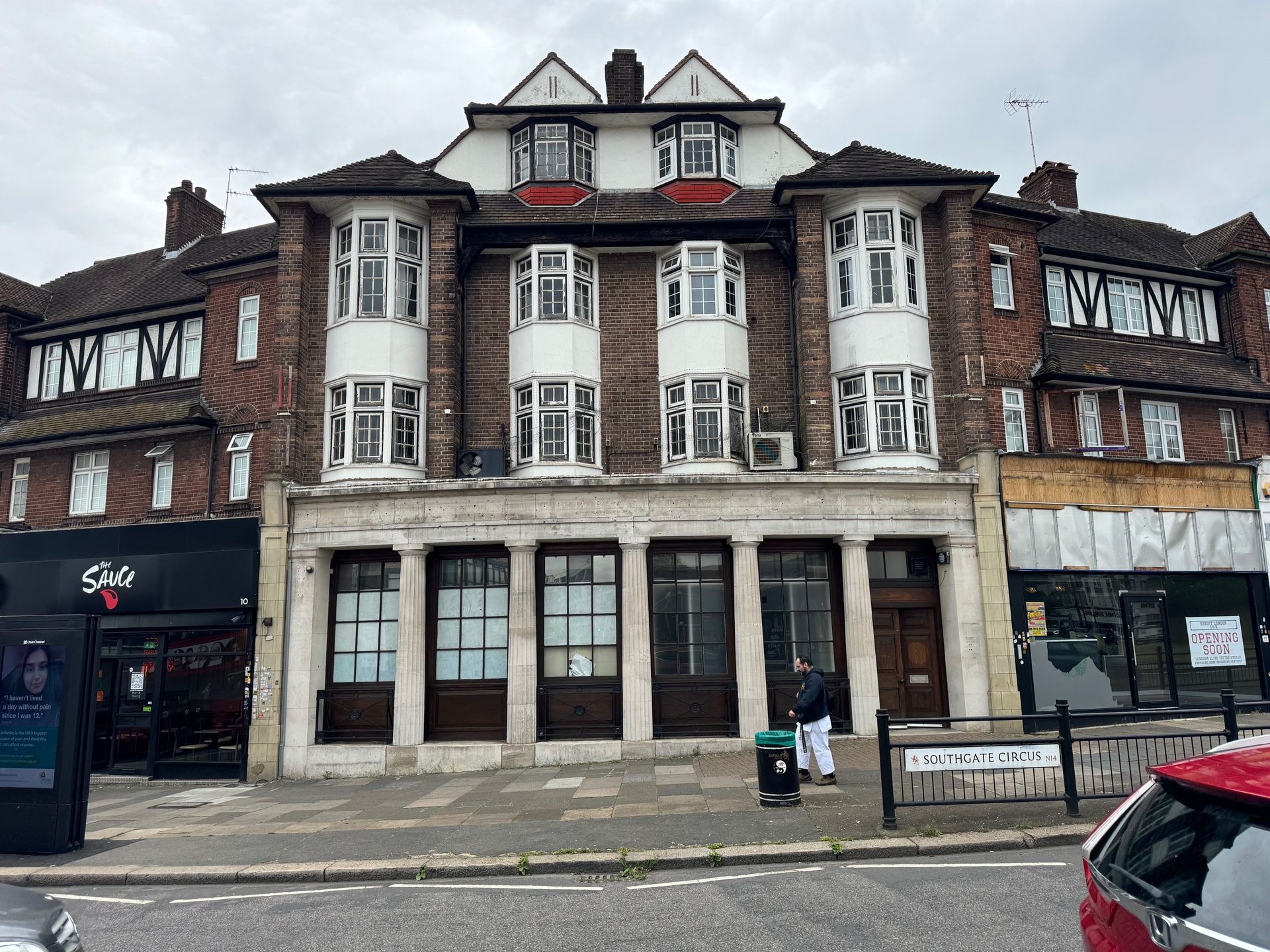 LET
PROMINENT GROUND FLOOR FORMER NATWEST BANK
2,138 sqft (CLASS E USE)
FREEHOLD FOR SALE