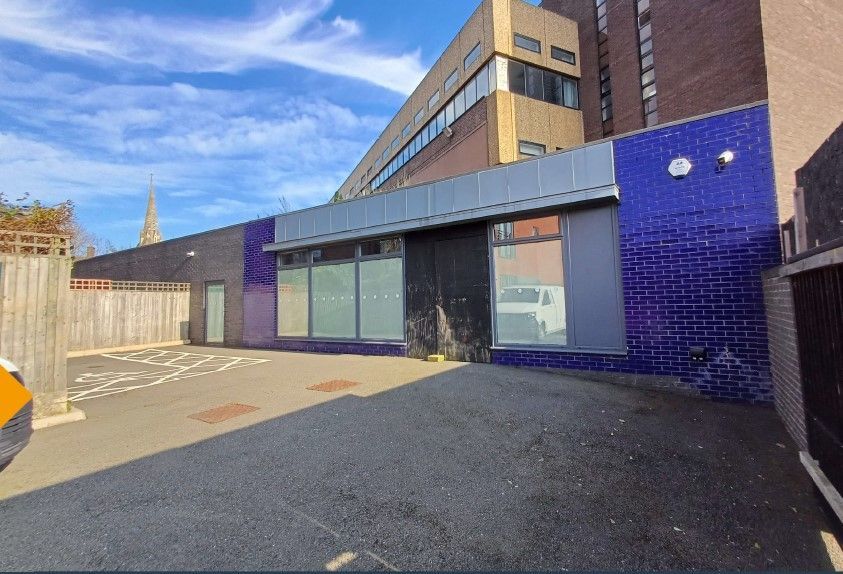 GROUND FLOOR CLASS E PREMISES - TO LET (may sell)
4,300 SQFT (400m²)