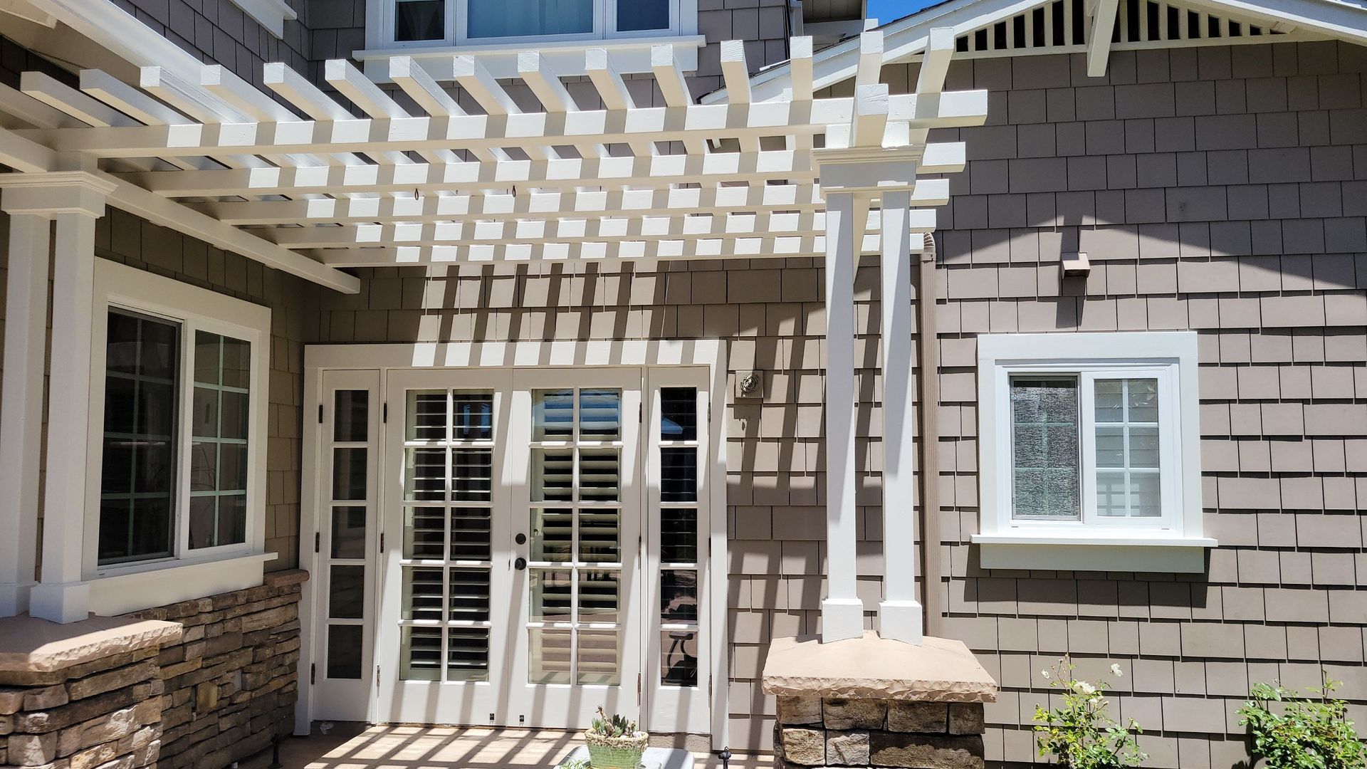 How Salt Air and Sun Wear Down Paint on Del Mar Homes
