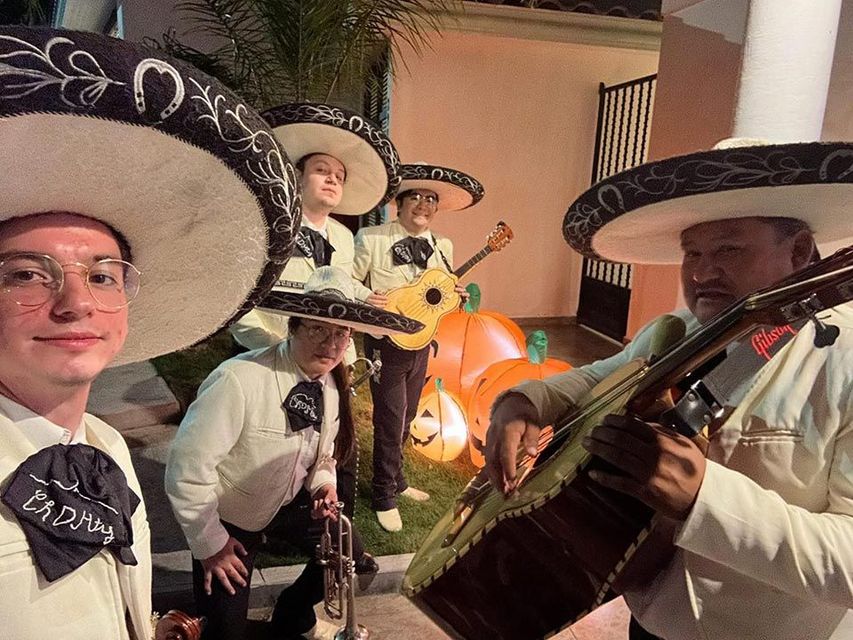 Mariachi Juvenil Charros de Monterrey