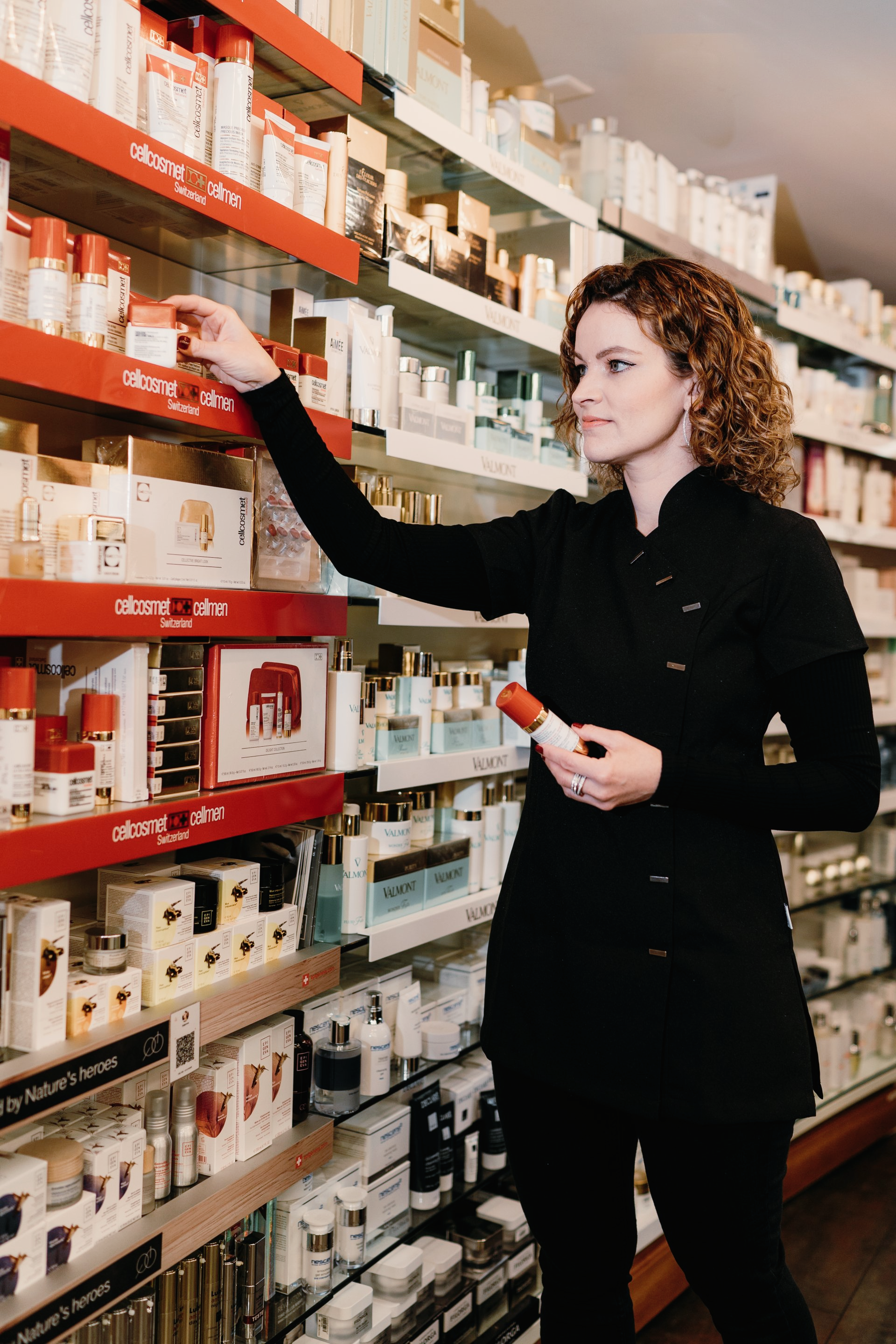 Parfumerie und Kosmetik Beratung Apotheke Dr. Portmann Interlaken