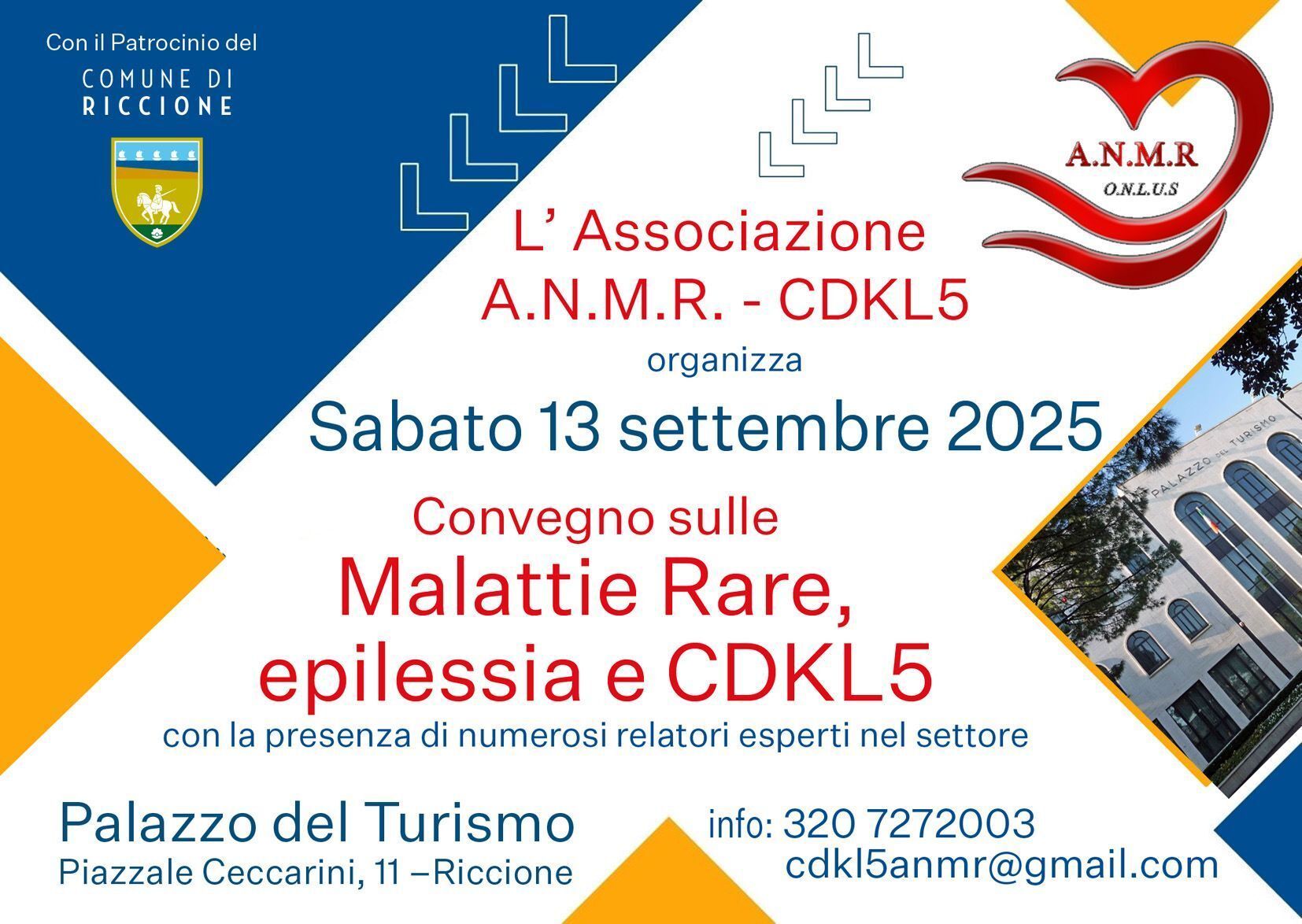 Primo piano di un filamento di DNA su sfondo blu.