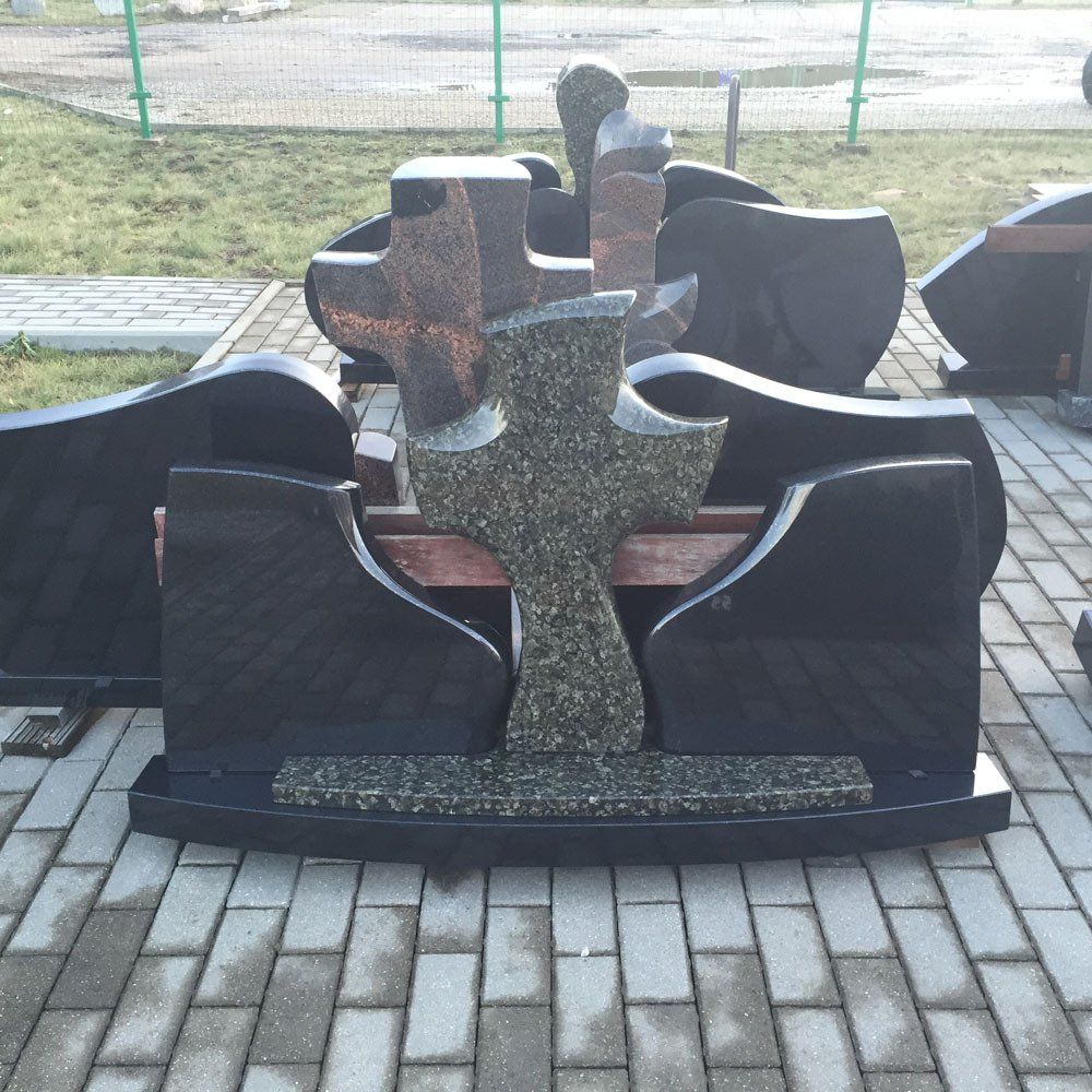 Klaipėdos Akmuo gaminamų paminklų pavyzdžiai