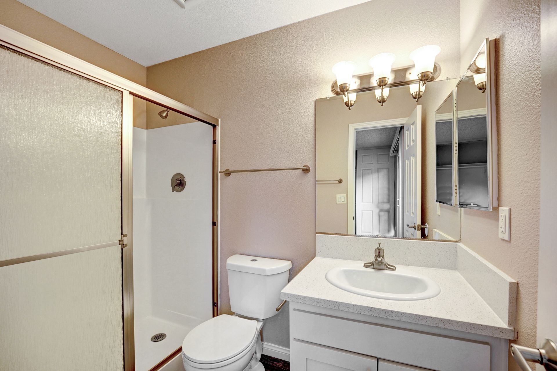 Sliding Photo Gallery Displaying Apartment Features #1