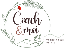 Logo « Coach & moi » avec une couronne de feuilles et le texte en petits caractères « Votre coach de vie »