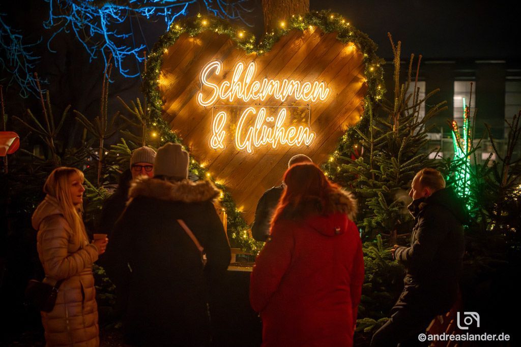 Gruppe bei Weihnachtsfeier in Magdeburg am See.
