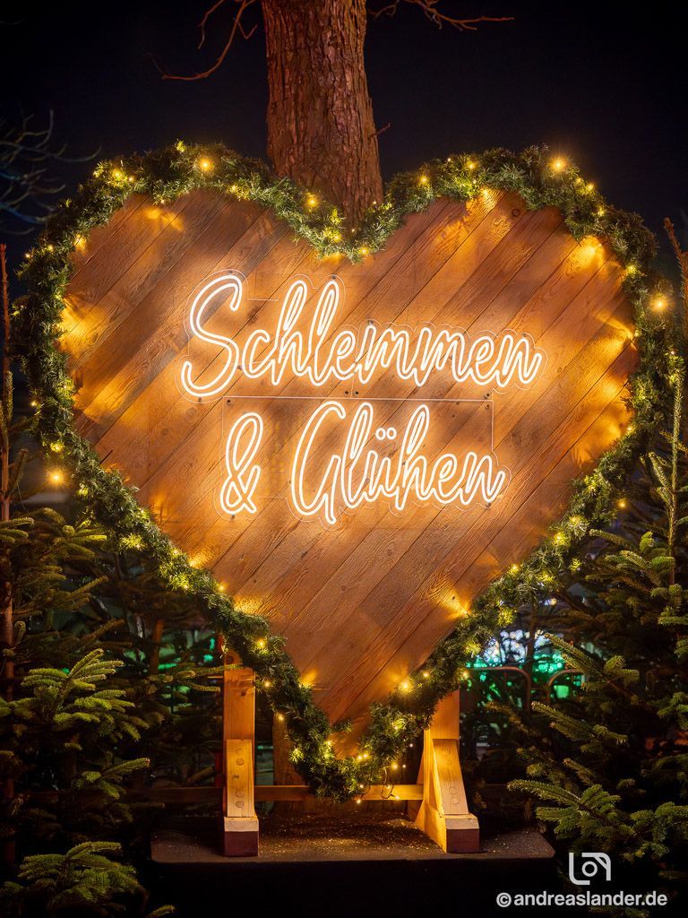 Schlemmen und Glühen Weihnachtsmarkt Event in Magdeburg am See.