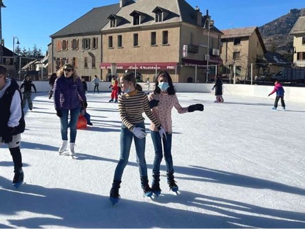 patin à glace en colonie d'hiver