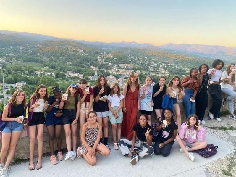 groupe colonie de vacances été en France 
