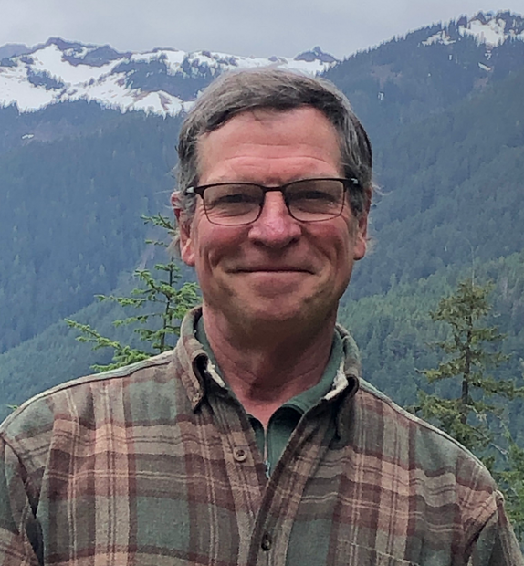 Dr. Mark Johnson, Instructor and Wildlife Veterinarian.
